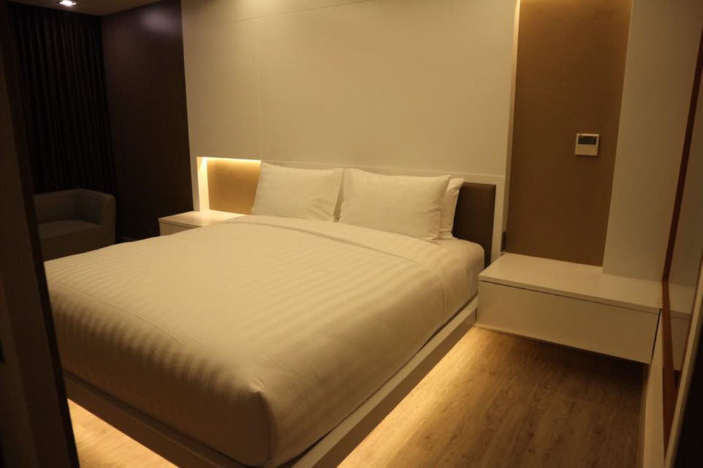 The Zense Boutique Hotel Пхитсанулок Экстерьер фото